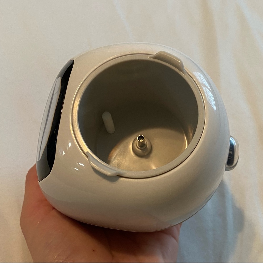 NIB SMART PLANTER ROBOT PET - WHITE - Picture 8 of 17
